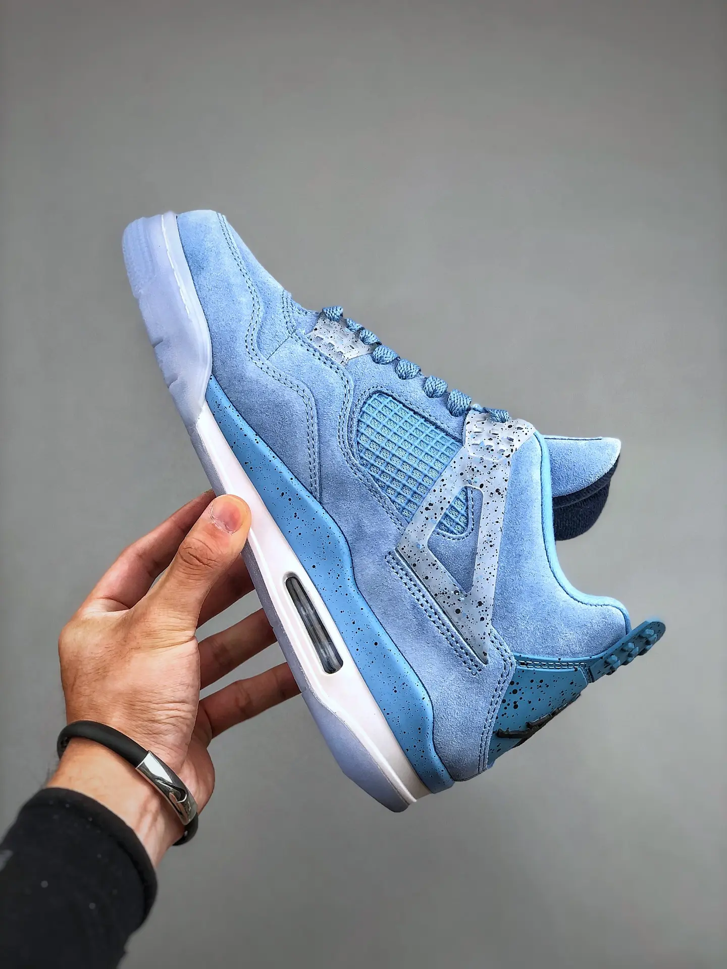 How To Lace Jordan 4? The Ultimate Guide to Lacing and Styling Jordan 4 Sneakers | YtaYta
