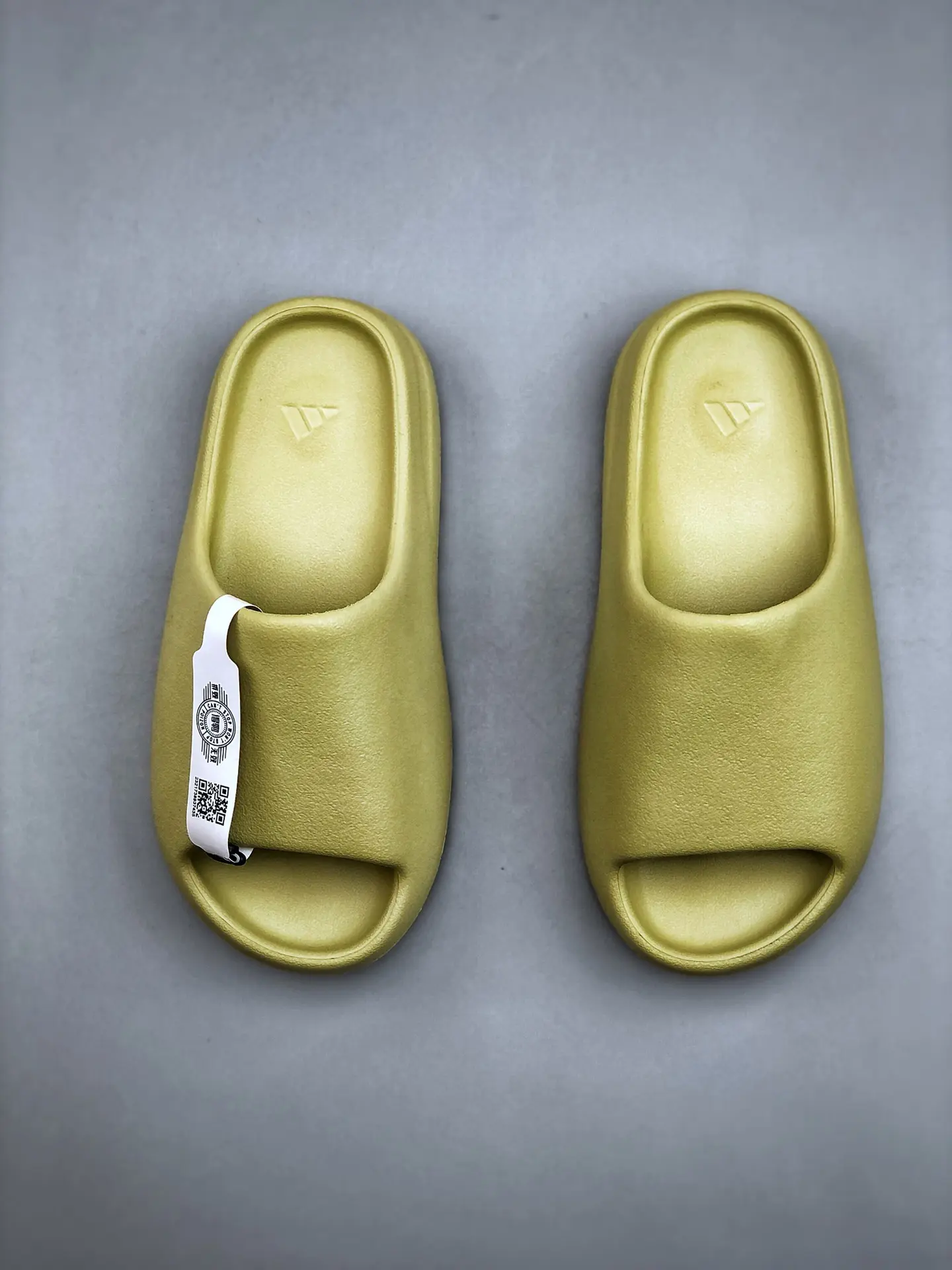 How To Tell If Yeezy Slides Are Fake? - 5 Easy Steps | YtaYta