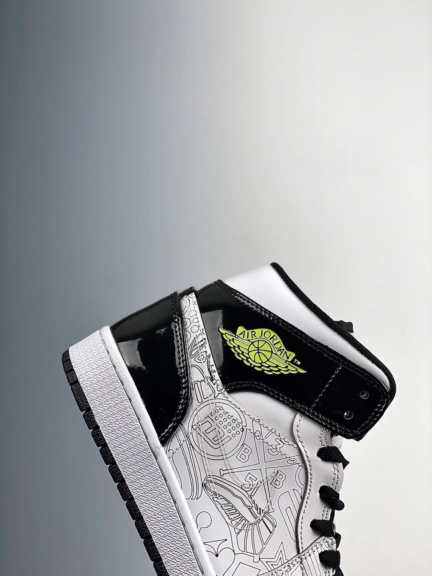 Air Jordan 1 Mid SE PS 'DIY' Sneakers Review | YtaYta