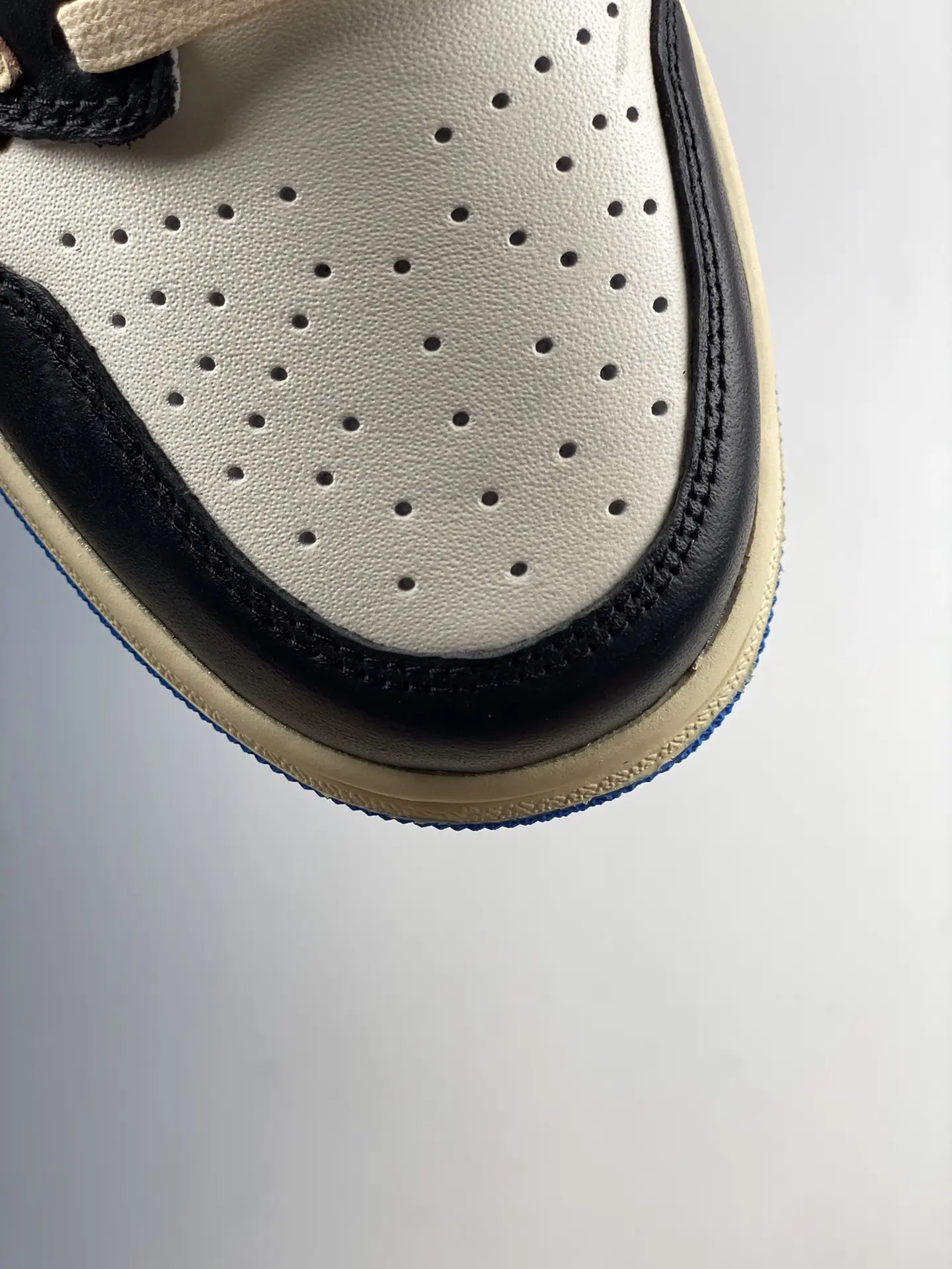 Travis Scott x fragment x Air Jordan 1 Low OG Sneaker Review | YtaYta